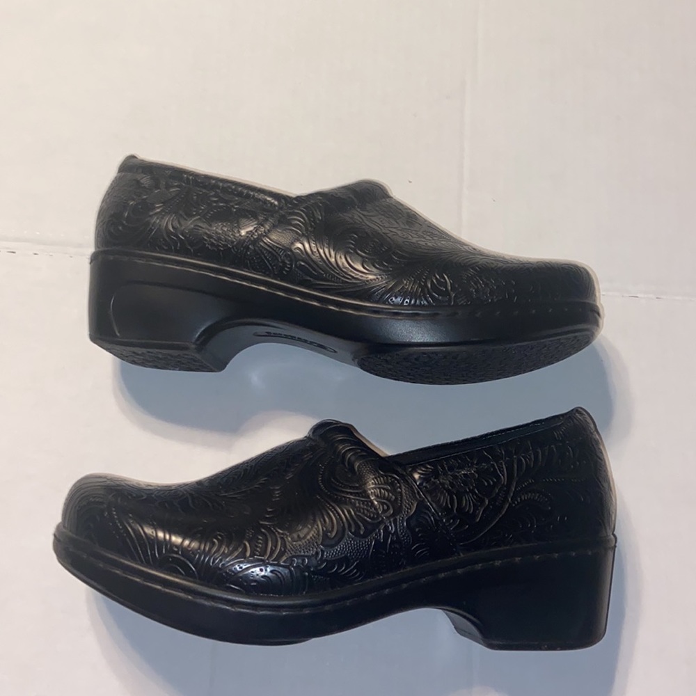 Baretraps Memory Foam Brinkley clogs size 7 1/2